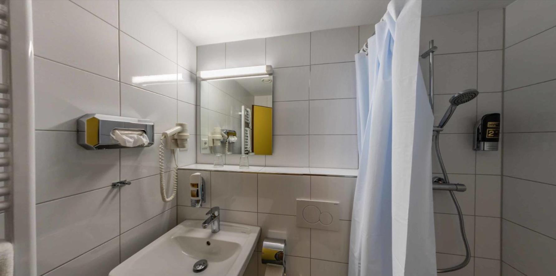 Bayrischer Hof Krefeld Kamer foto