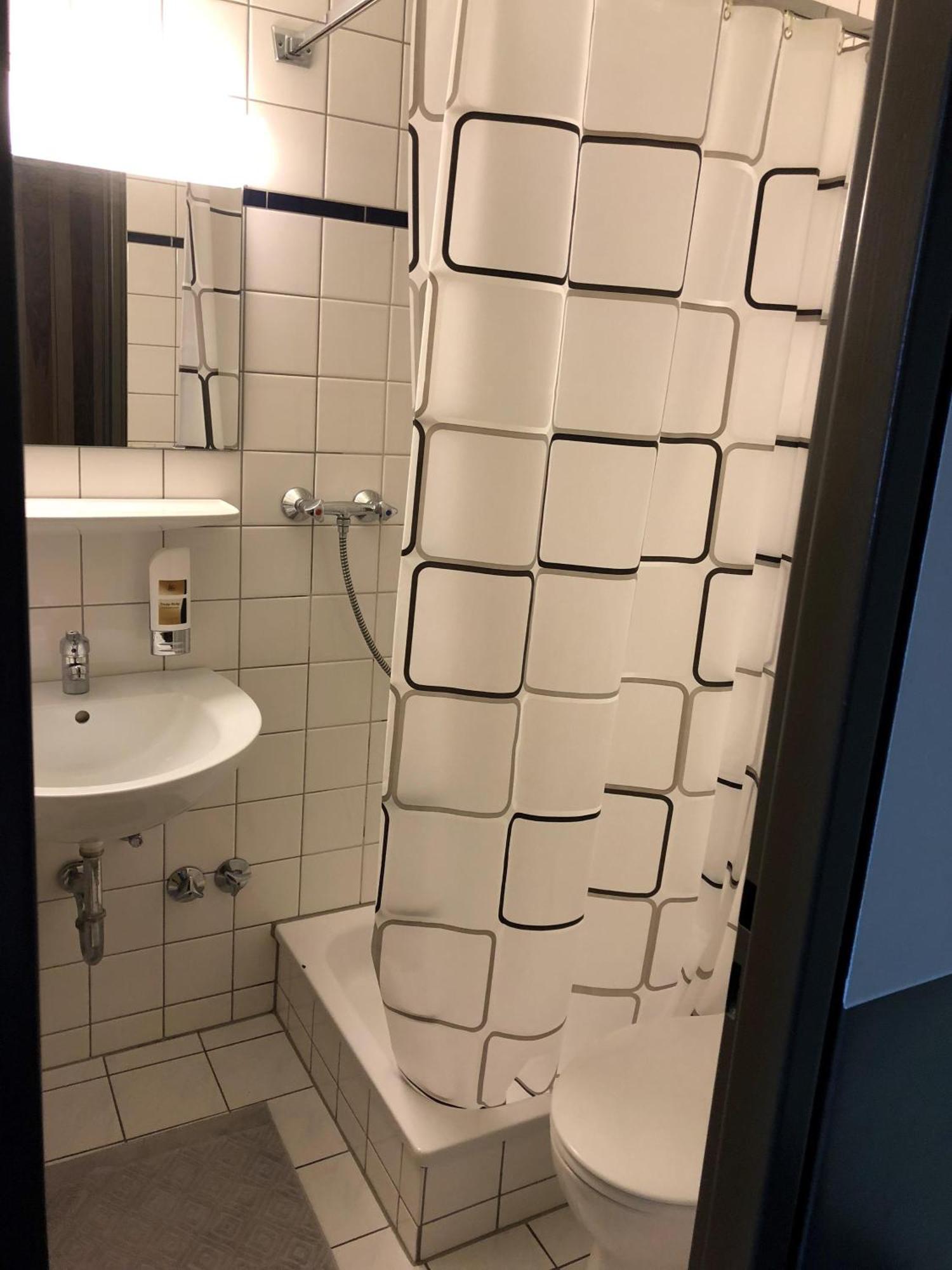 Bayrischer Hof Krefeld Kamer foto